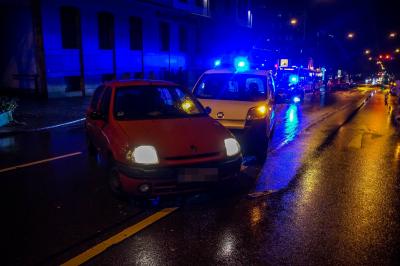 Stuttgart West: PKW uebersieht beim ausparken anderes Fahrzeug und kollidiert mit diesem